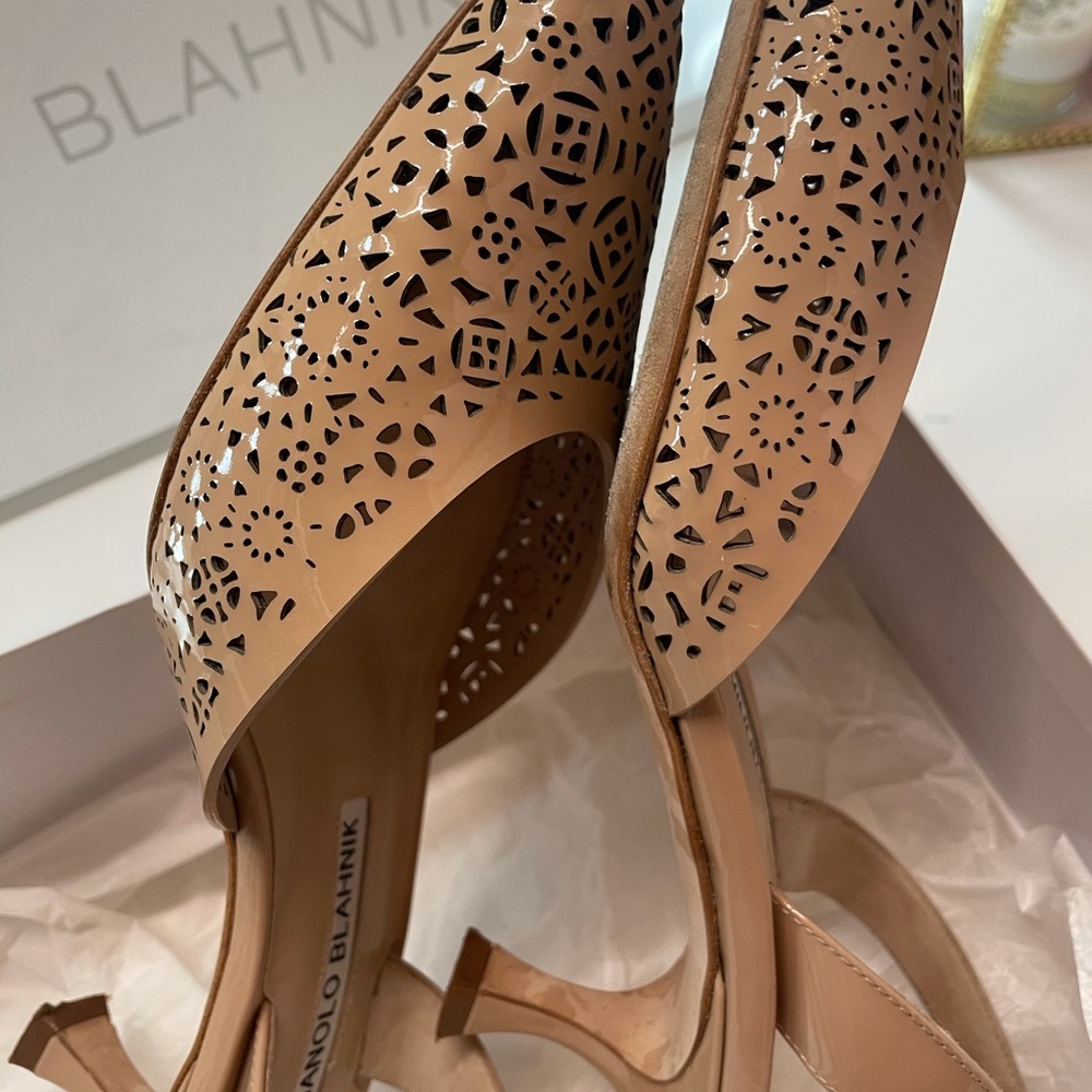 Manolo Blahnik Carolyne Kitten Heel - Picture 4 of 6